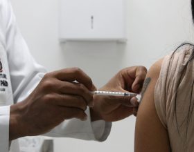 tecnicos-pedem-vacinas-para-impedir-que-variantes-sofram-mutacoes