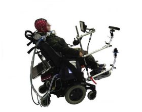 tetraplegicos-aprendem-a-controlar-cadeira-de-rodas-com-pensamento,-mostra-pesquisa